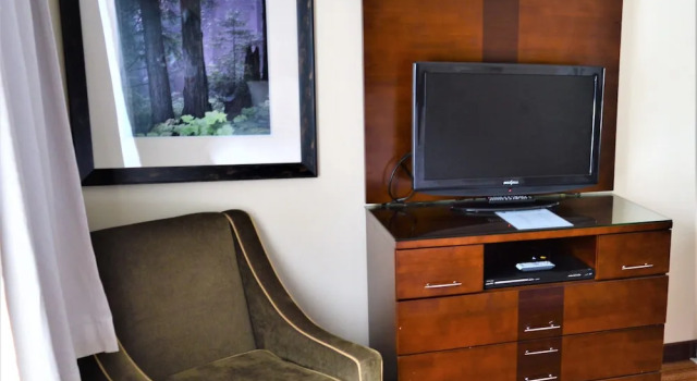 Sigma Inn & Suites Hudsons Hope, Buchen Sie Hotel  