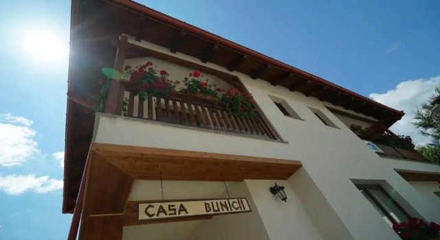 Casa Bunicii, Rezerwuj Hotel Hotele w Carpathians - Romania z parkingiem, Parking