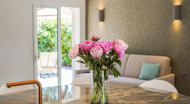 Апартаменты Luxury La Villa Nais PADEL&PISCINE -Suites & Appartements