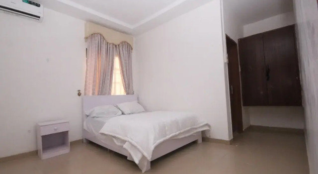 Коттедж White House Service Apartment