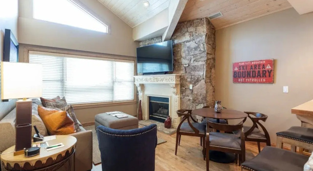 Royal Plaza at Deer Valley Resort - One Bedroom Condo #404 1 Condo, Varaa Lomakeskus Deer Valley 
