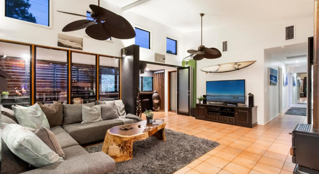 Cool Noosa Home. Central location. A/C. Gym. WIFI. Netflix, Забронировать Отель Нуса-Хедс Noosa, рядом с Girraween Nature Refuge