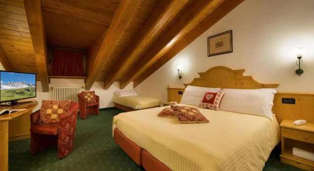 Семейный номер Standard Мансарда Hotel Cristallo
