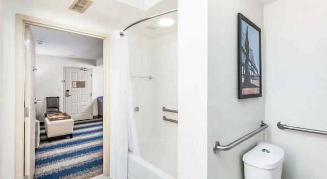 Четырёхместный люкс The Mercantile Hotel