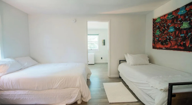 The Flat by Wanderlust Abodes, Buchen Sie Ferienwohnung Central Lake USA