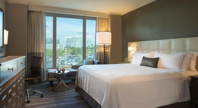 Номер Standard Renaissance Tampa International Plaza Hotel