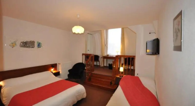 Номер Standard Brit Hotel Confort Bagnoles Normandie