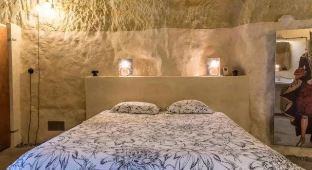 Amboise Troglodyte