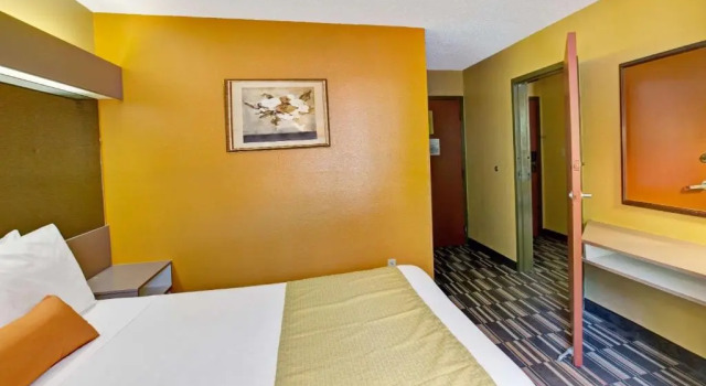 Двухместный номер Standard Microtel Inn & Suites by Wyndham Gatlinburg