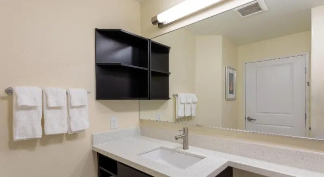 Люкс Candlewood Suites DTWN Medical Center