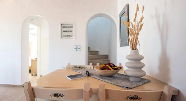 Rosemary Residence in Ampelas. 3 bedroom house, Prenota Casa vacanze Ambelas Paro