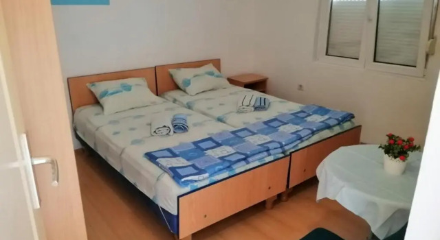 Трёхместный номер Standard Мансарда с балконом Apartments Stevović