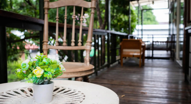 Кровать в общем номере The old car guest house