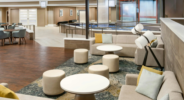 Embassy Suites Orlando - Lake Buena Vista, Varaa Lomakeskus Lake Buena Vista 