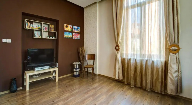 Apartment 65 - Airy Aprt at Top Center, Varaa Huoneisto Sofia Vitosha