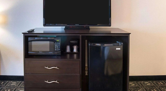 Четырёхместный номер Standard Quality Inn Brooklyn Center