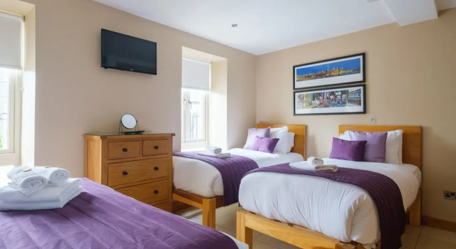Четырёхместный номер Standard The Eyre Square Townhouse
