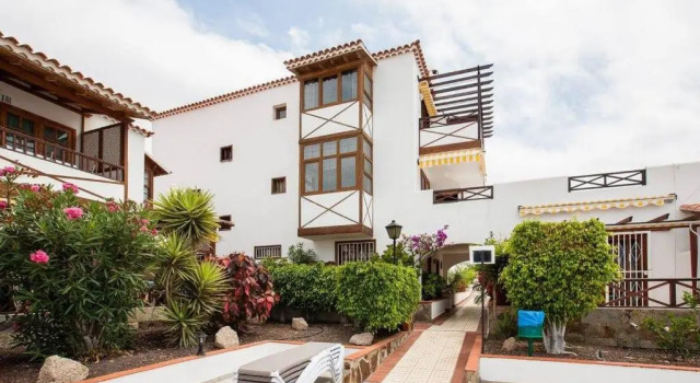 2 Bedroom apartment for 4 people in Tenerife, Book Apartment Hotels in Tenerife with Parking, Parking