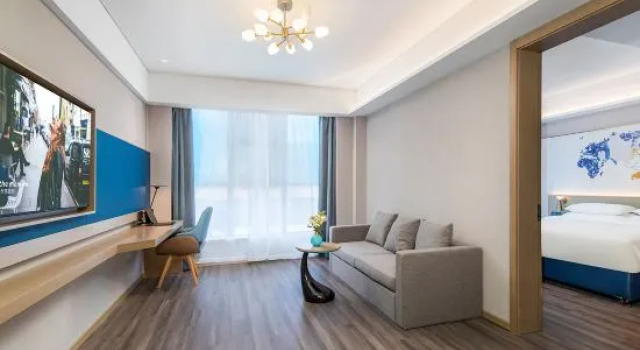 Люкс Business Lihao Holiday Hotel (Jinan Tangye Subway Station Century Avenue)