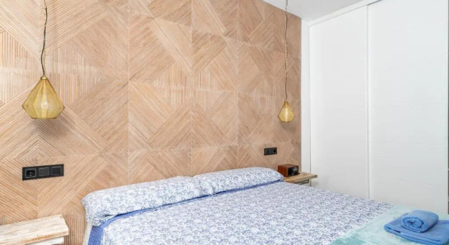 Apartamentos LOLA y MANUELA en primera línea playa Carihuela con excelente Terraza-jardin de 80 m2 frente al Mar con aparcamiento privado Ideal para descansar oyendo las olas del Mar, Забронировать Апартаменты/квартира Отели Торремолинос с парковкой, рядом с Культурный центр им. Пабло Руиса Пикассо, Парковка