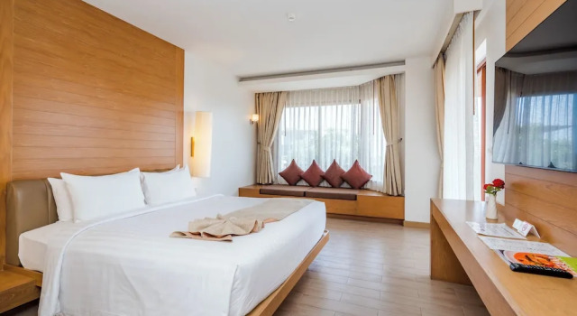 Двухместный номер Deluxe с балконом Ayrest Hua Hin Hotel