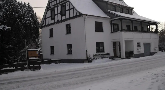 Spacious Holiday Home in Menkhausen near Ski Area