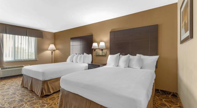 Четырёхместный номер Standard Best Western Northwest Inn