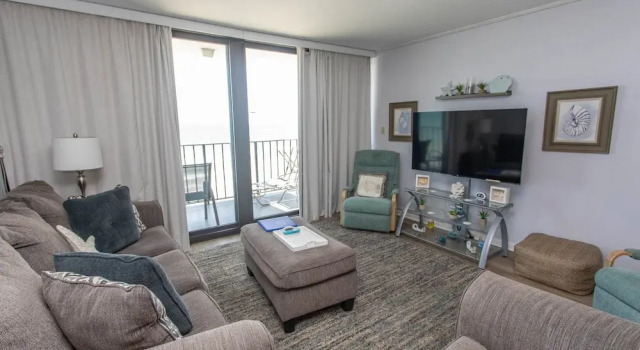 Royal Garden Resort 415 2 Bedroom Condo by RedAwning