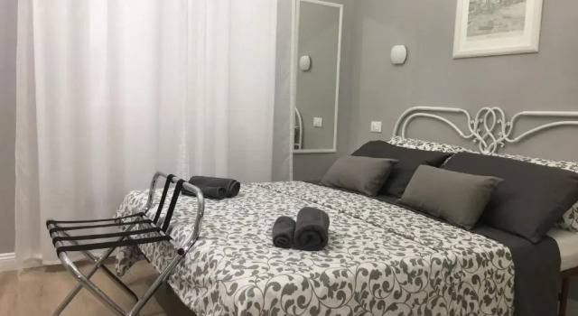 Rooms Genova dei Rolli, Забронировать Отель «постель и завтрак» Отели Генуи с парковкой, рядом с Станция метро Sarzano/Sant'Agostino, Парковка