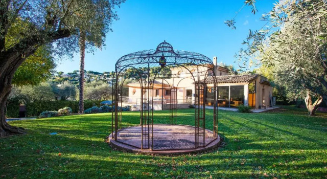Коттедж Serene Luxurious Hillside Villa Near Cannes
