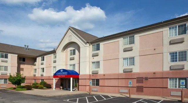 Кровать в общем номере Sonesta Simply Suites Pittsburgh Airport