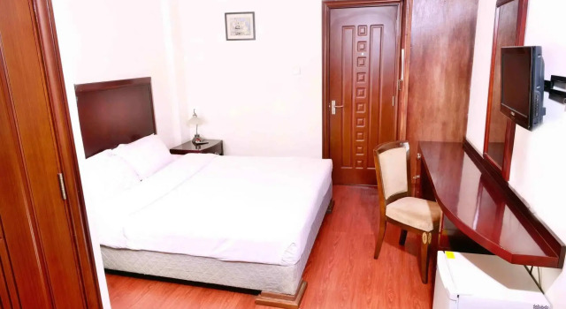 Adams Hotel