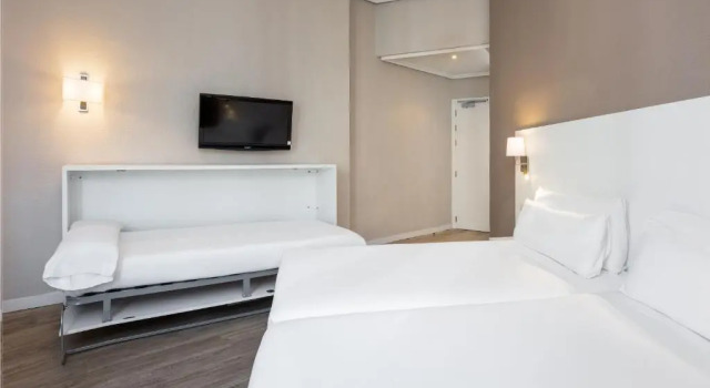 Трёхместный номер Standard Hotel Madrid Gran Via 25 Affiliated by Meliá