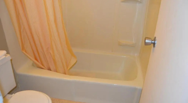 Четырёхместный номер Standard Travel Inn Kingsport