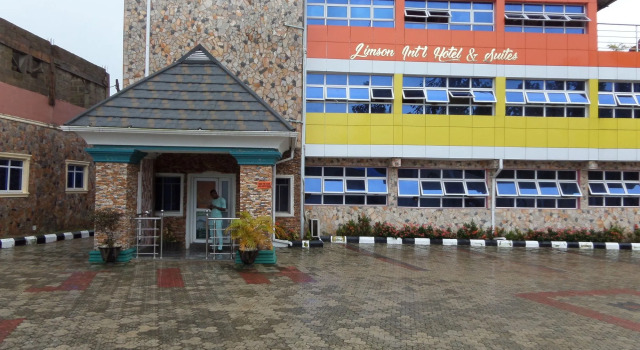 Jimson International Hotel and Suites, Book Hotel Hoteller i Ogun med pool, Swimmingpool