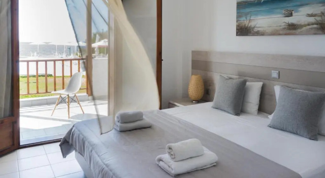 Апартаменты с видом на море Alkinoos Beach Hotel