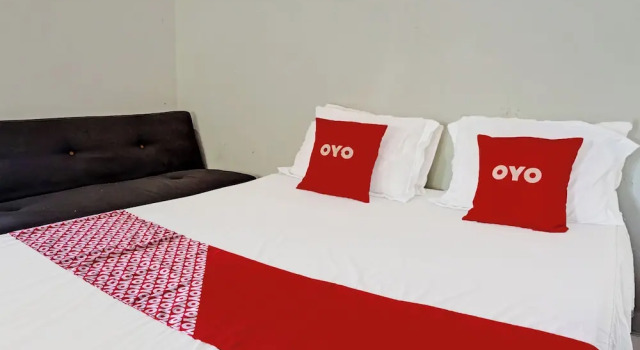 Люкс Deluxe RedDoorz Syariah Near Wisata Durensewu Pandaan
