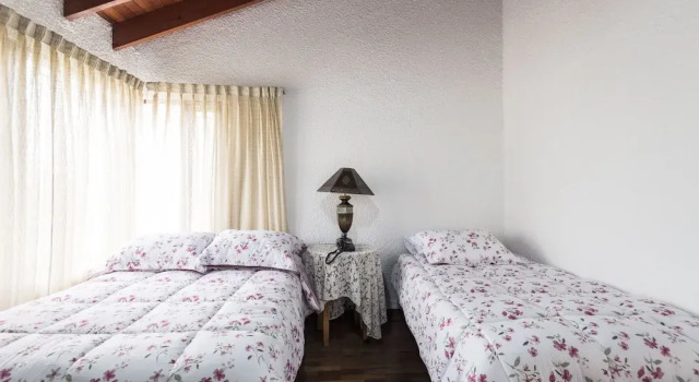 Lima Fabulous  House 5br sleep8 Next Mall, Buchen Sie Ferienhaus Cottages in Lima, Cottage