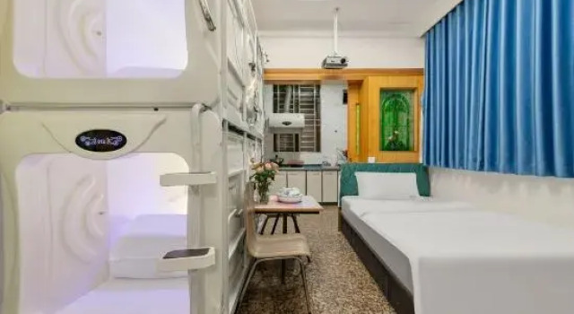 Семейная капсула Eagle Tree Capsule Inn