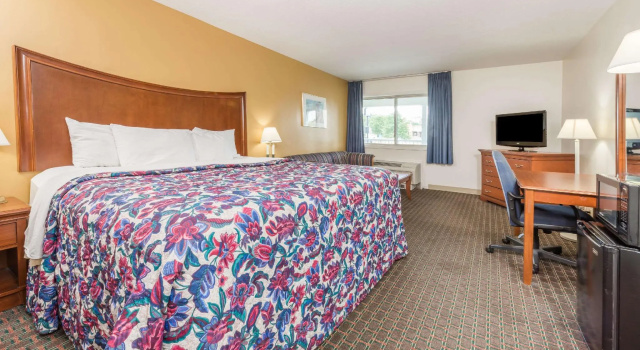 Двухместный номер Standard Days Inn by Wyndham Columbus IN