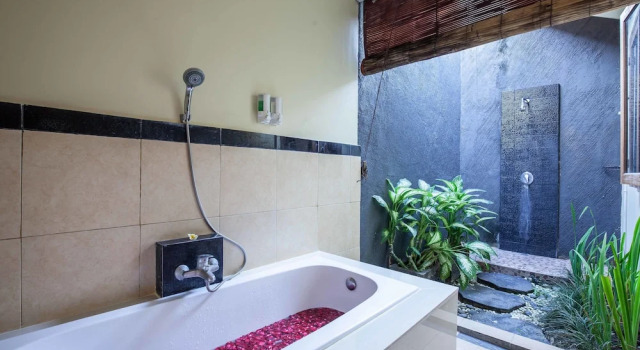 Вилла с 3 комнатами Putri Bali Seminyak Villa