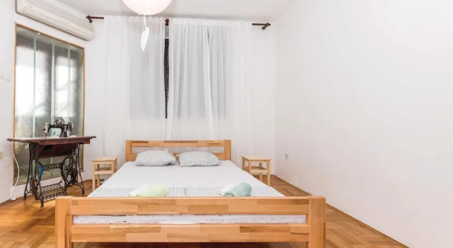 Awesome Apartment in Novi Vinodolski With 2 Bedrooms and Wifi, Забронировать Апартаменты/квартира Нови-Винодолски Приморско-Горанская жупания