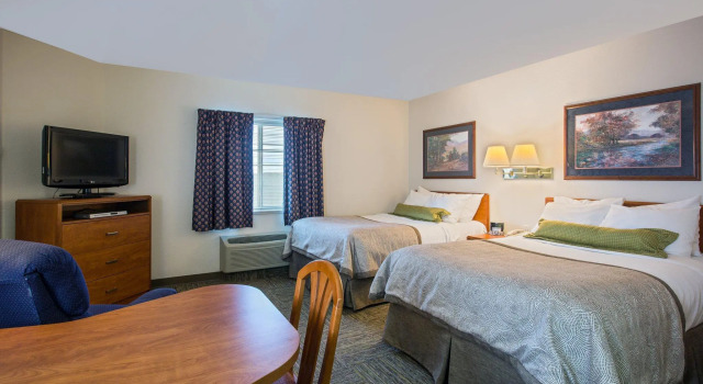 Quadruple suite Candlewood Suites Appleton, an IHG Hotel