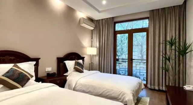 Люкс Fragrant Hills Holiday Business Hotel