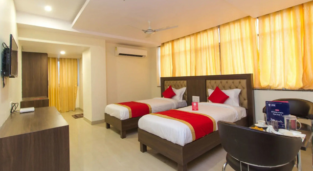Deccan Inn By OYO Rooms, Rezerwuj Hotel Hyderabad 