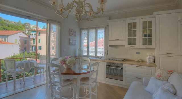 Casa Grandis nel Centro di Bordighera, Забронировать Отель Отели в центре Бордигера, в центре, Парковка