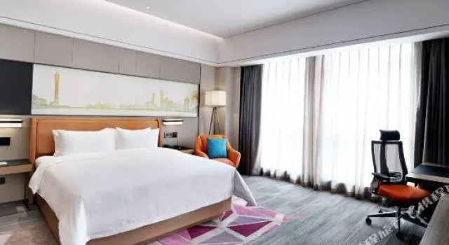 Двухместный люкс Business Hampton by Hilton Guangzhou Dongxiaonan