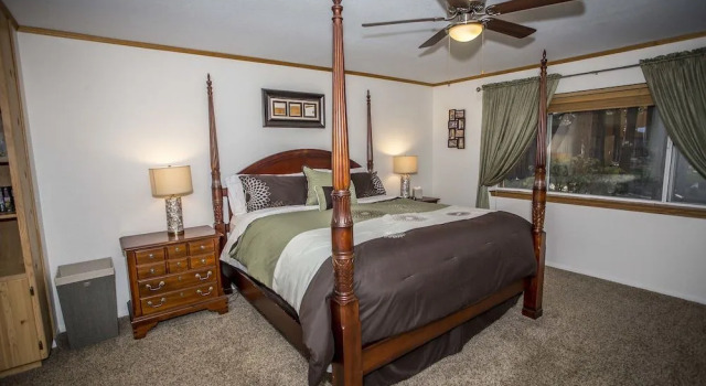 Majestic Pines - 3 Br home by RedAwning, Rezerwuj Hotel Big Bear Lake Stany Zjednoczone