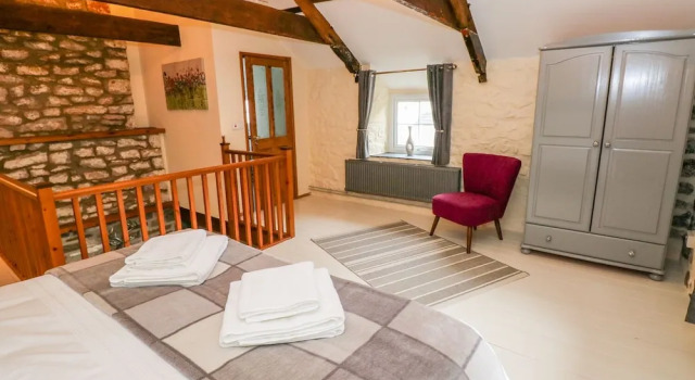 King Gaddle Cottage, Book Vacation Home Laugharne Carmarthenshire