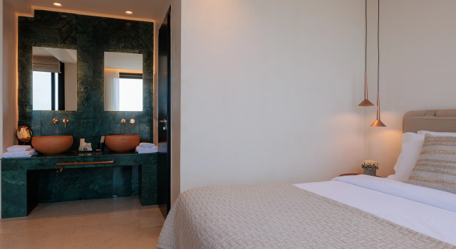 Asty Mykonos Hotel & Spa -World of One Hotel Group, Забронировать Курортный отель Курортные отели Миконоса, рядом с Meletopoulou Public Garden, Курортный отель